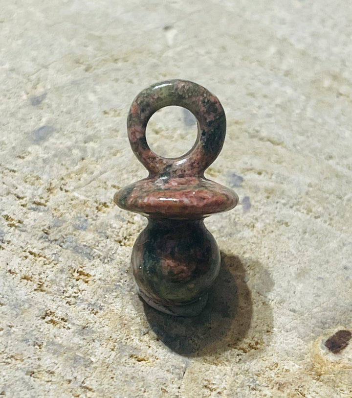 Pendentif / Breloque en Unakite en forme de tétine - les bijoux de Thea