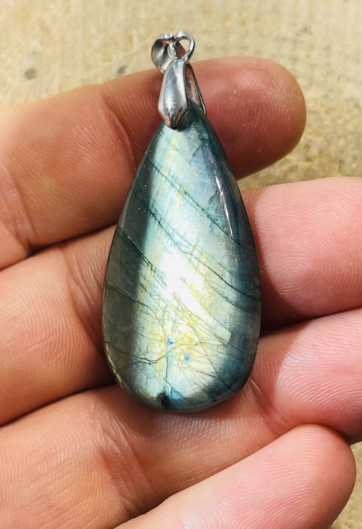 Pendentif en Labradorite (1) - les bijoux de Thea 