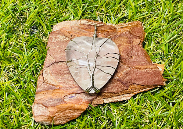 Pendentif cabochon en Cristal de roche en forme de cœur