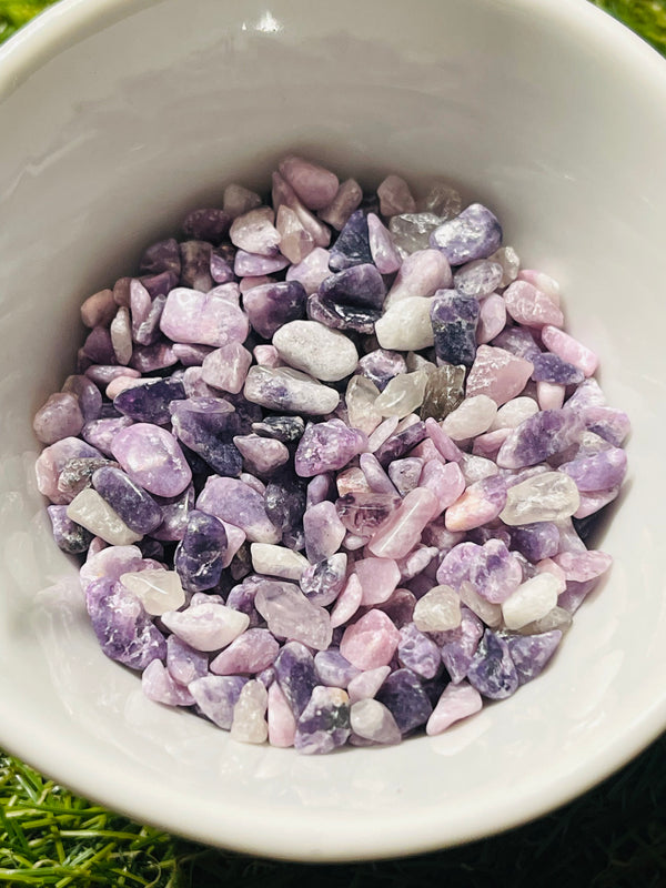 Chips / pépites naturelles non percées en Lépidolite 3-5 mm (50 grs)