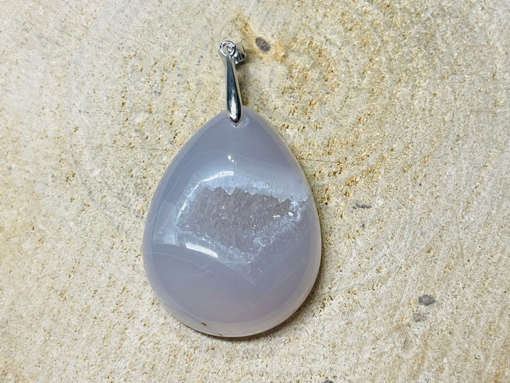 Pendentif en Argent 925 serti d’une Agate druzy - Les bijoux de Théa