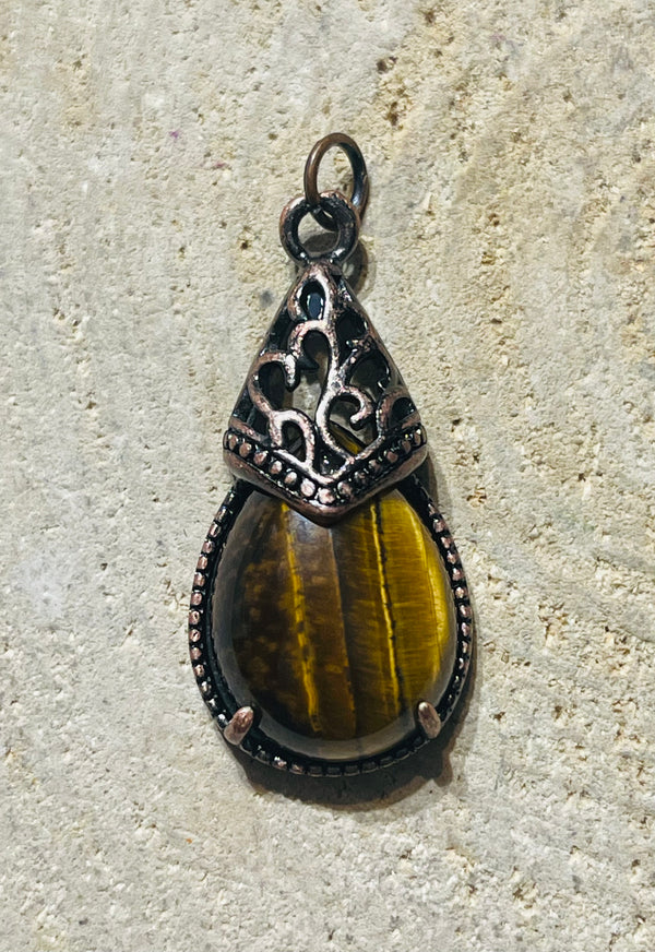 Pendentif style ancien en œil de tigre - les bijoux de Thea