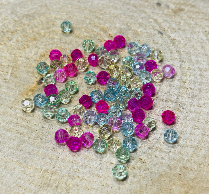 Lot de 20 intercalaires Perle en verre facettée multicolore en 4 mm pour bracelet - les bijoux de thea 