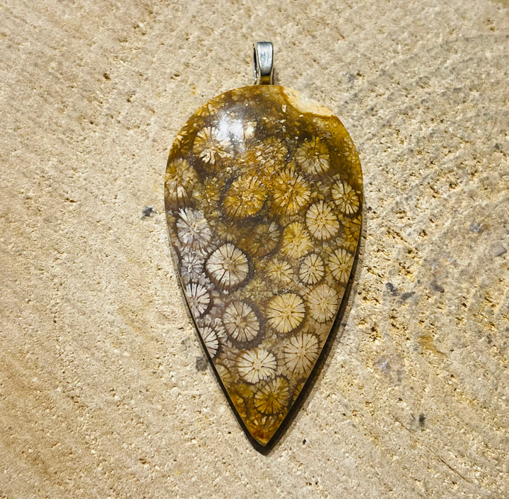 Pendentif cabochon en Corail Fossil au choix - les bijoux de Thea 