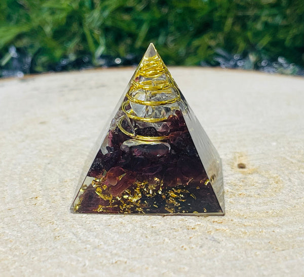 Petite Orgonite avec Grenat (14)