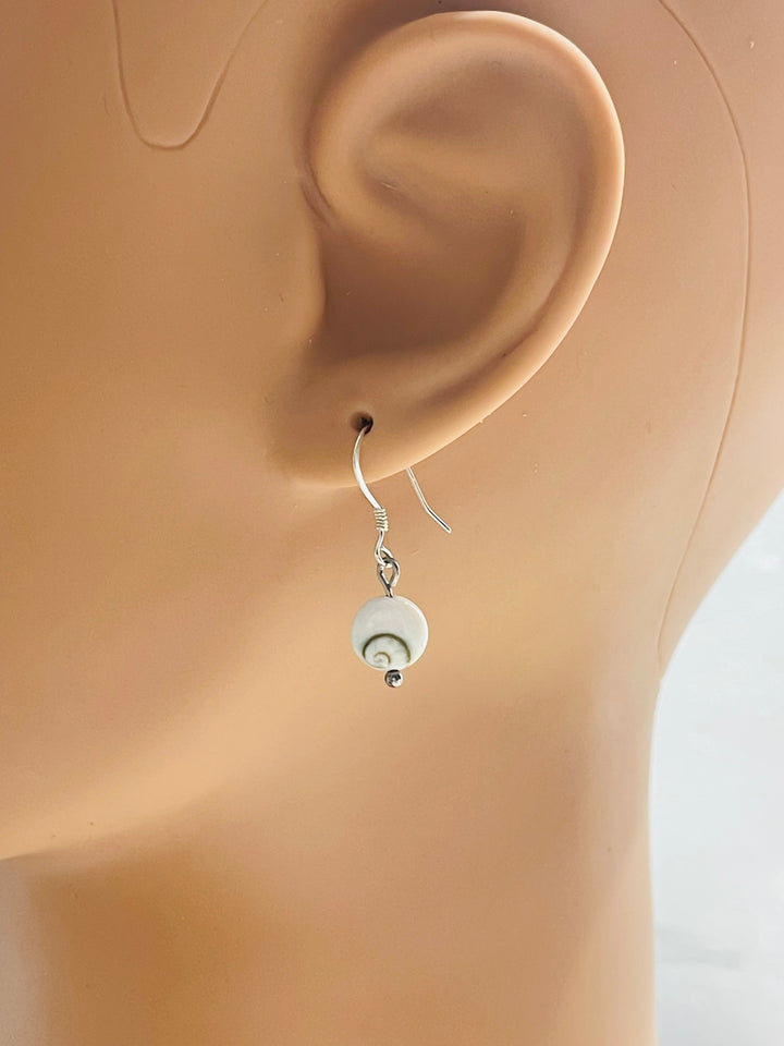 Paire de Boucles d’oreilles en Argent 925 et en Oeil de Sainte Lucie / Shiva en 8 mm - les bijoux de Thea 
