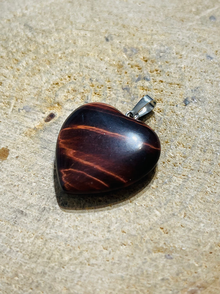 Pendentif en Oeil de Taureau en forme de cœur - les bijoux de Thea 