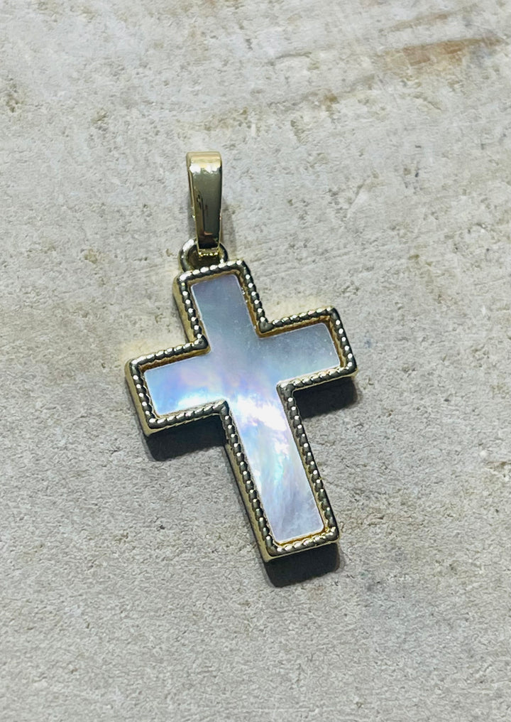 Pendentif en Nacre en forme de croix dorée - les bijoux de Thea