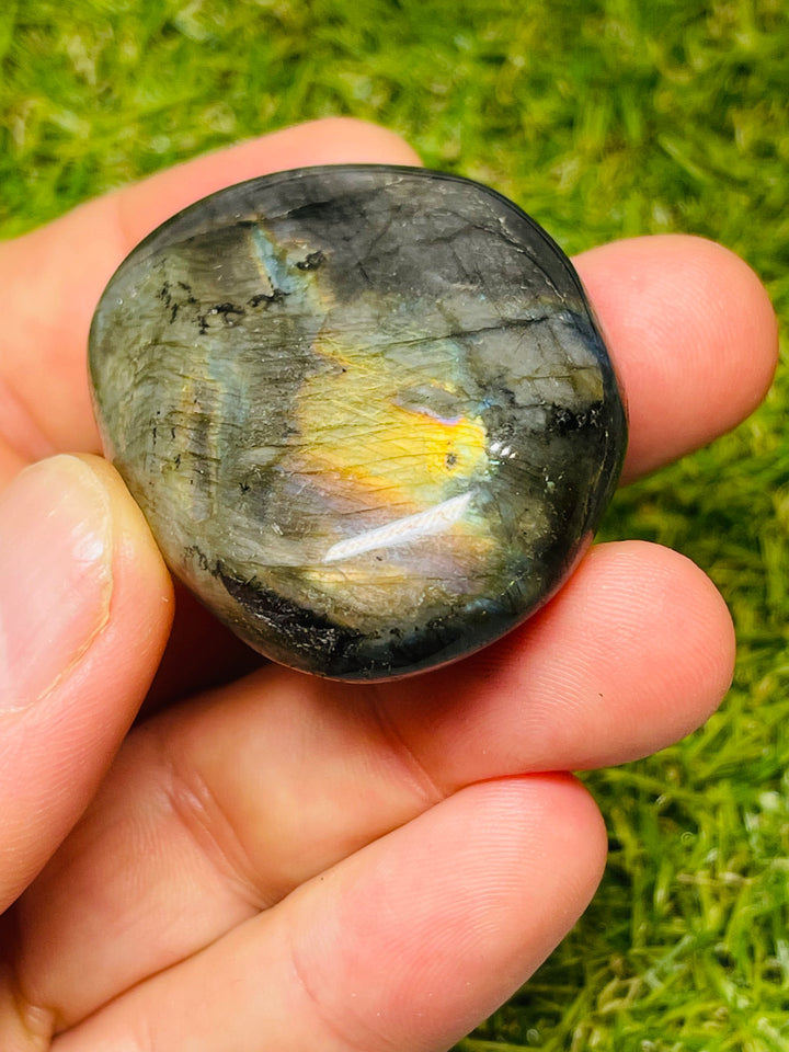 Gros cabochon en Labradorite (1) - les bijoux de Thea 