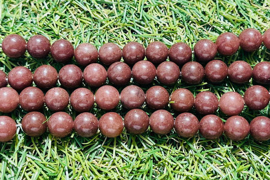 Perles naturelles en Aventurine marron bordeaux en 8 mm - les bijoux de Thea 