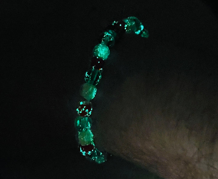 Bracelet en perles Lumineuses 8 mm vert jaune rouge - les bijoux de Thea 