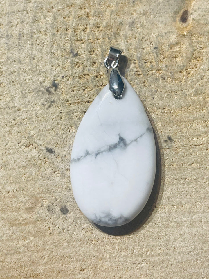 Pendentif en Howlite au choix - les bijoux de Thea 