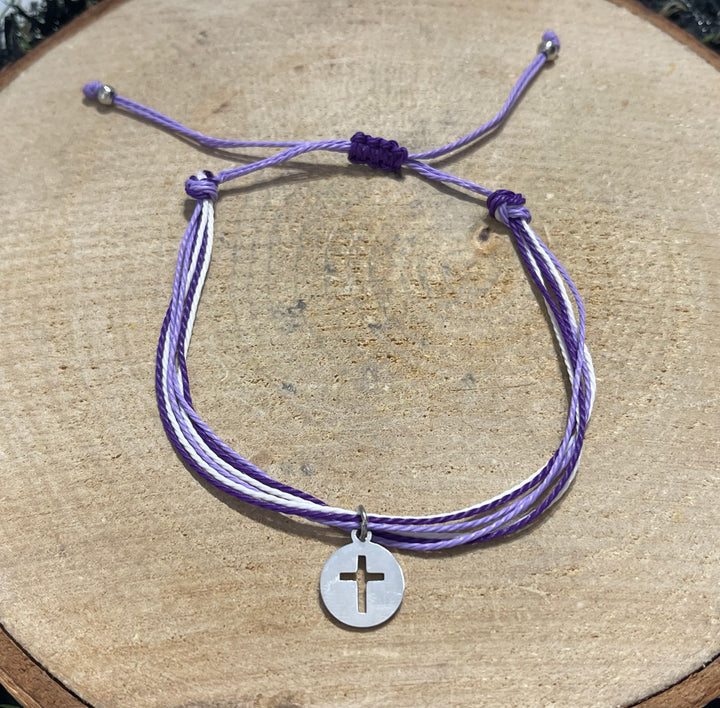 Lot de 5 Bracelets réglables en cordon ciré violet et croix (57) - les bijoux de Thea 