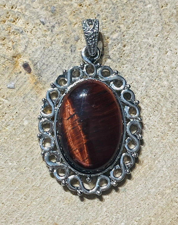 Pendentif en Oeil de Taureau - les bijoux de Thea 