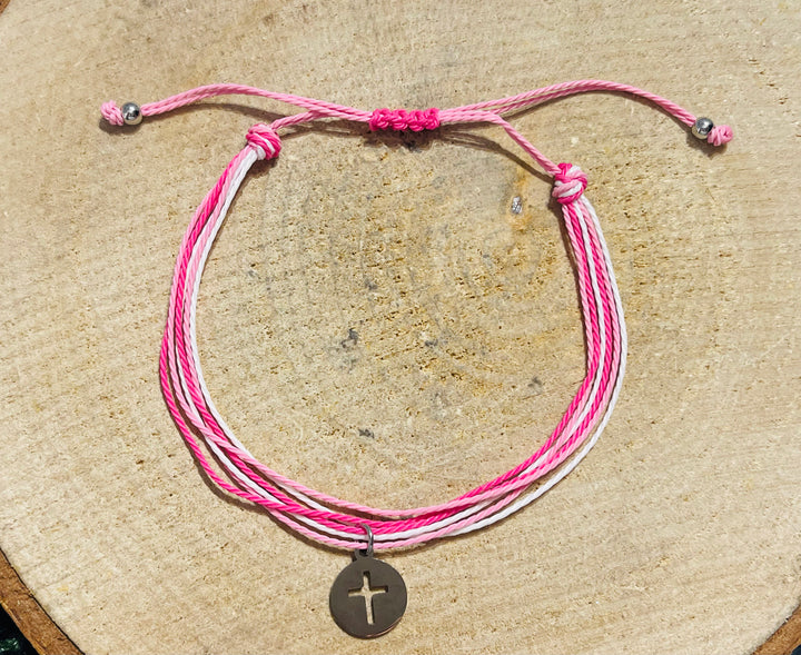 Lot de 5 Bracelets réglables en cordon ciré rose et croix (56) - les bijoux de Thea 