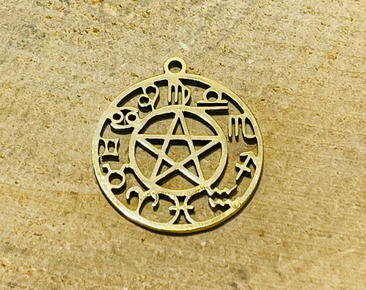 Lot de 2 Breloques / Pendentifs Croix Étoile Pentacle signe zodiaque doré - les bijoux de Thea 