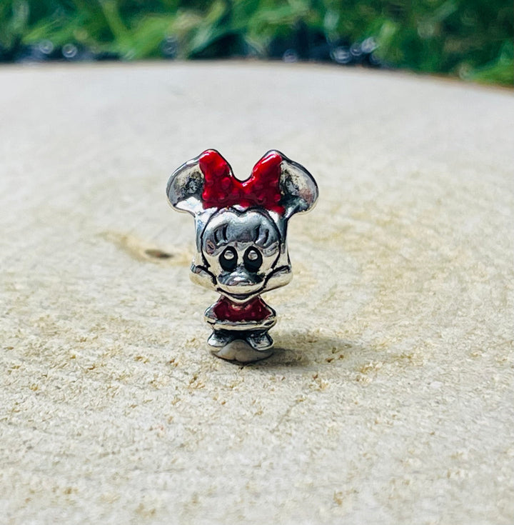 Breloque Charm Minnie Mouse Disney pour bracelet - Les bijoux de Théa