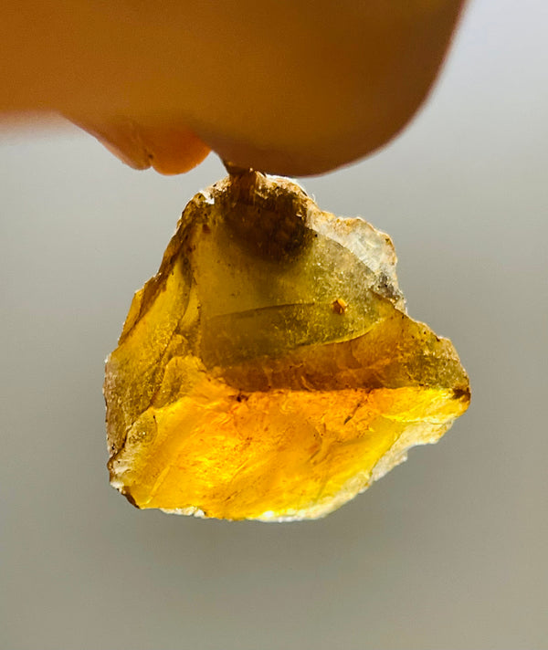 Pendentif en Ambre brute - les bijoux de Thea 