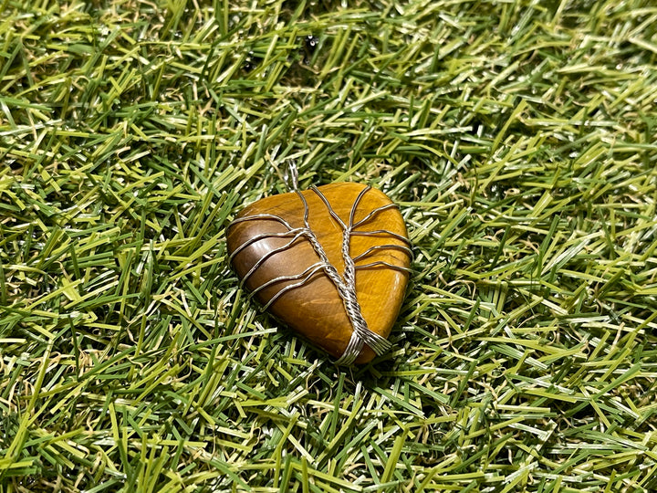 Pendentif cabochon en Oeil de tigre en forme de cœur - Les bijoux de Théa