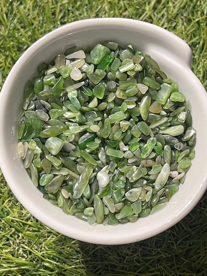 Chips / pépites naturelles non percées en Tourmaline verte 3-5 mm (50 grs) - les bijoux de Thea 