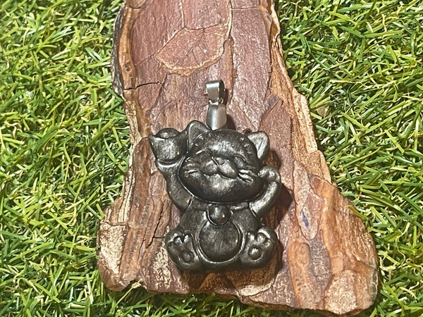 Pendentif en Obsidienne argentée en forme de chat - Les bijoux de Théa