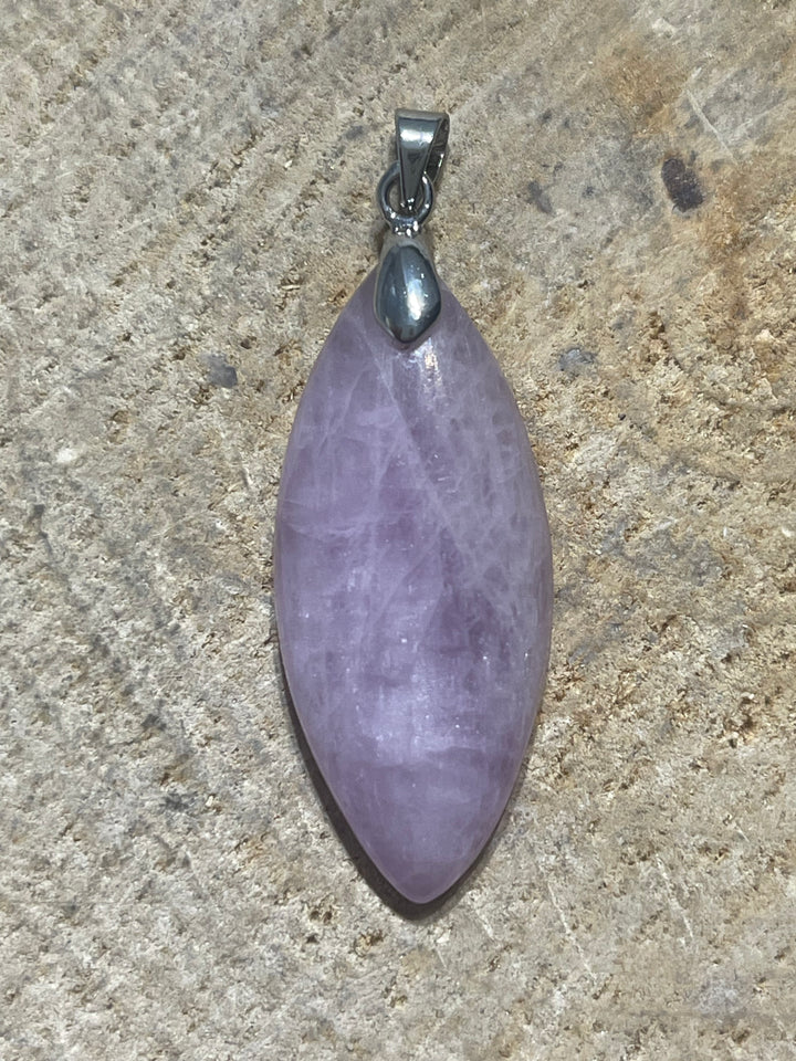 Pendentifs en Kunzite au choix - les bijoux de Thea 