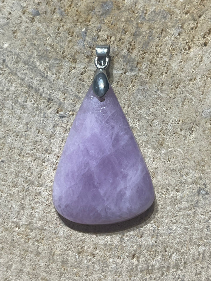 Pendentifs en Kunzite au choix - les bijoux de Thea 