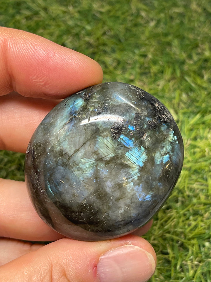 Gros cabochon en Labradorite (3)- les bijoux de Thea 