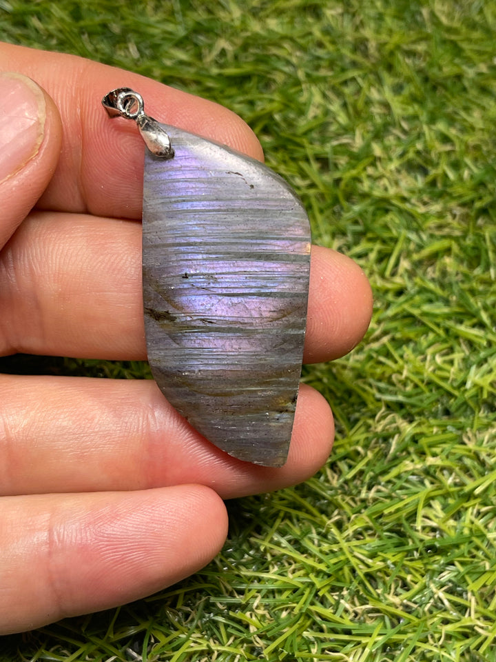 Labradorite cabochon au choix - les bijoux de Thea 