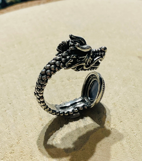 Bague dragon sertie d´une Cyanite, Taille réglable - Les bijoux de Théa