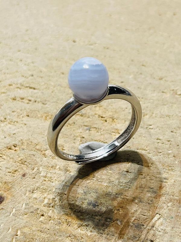 Bague en Argent 925 sertie d’une perle en Calcédoine, Taille réglable - Les bijoux de Théa