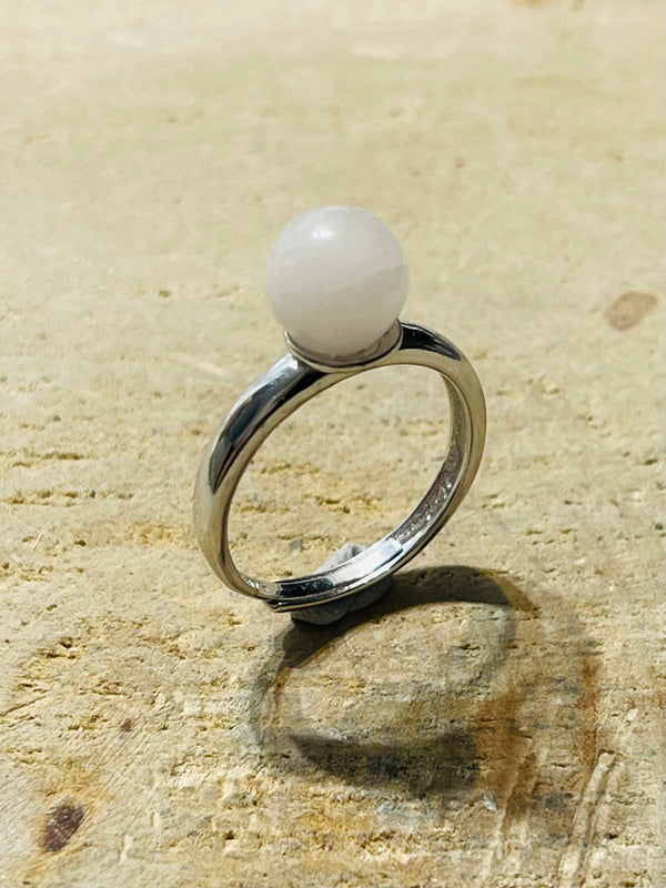 Bague en Argent 925 sertie d’une perle en Quartz rose, Taille réglable - Les bijoux de Théa