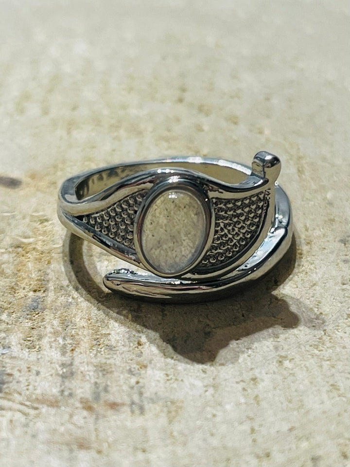Bague en Oeil d'Horus sertie d'une Labradorite, taille réglable - Les bijoux de Théa