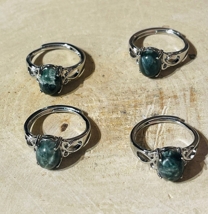 Bague en Séraphinite, Taille réglable - Les bijoux de Théa