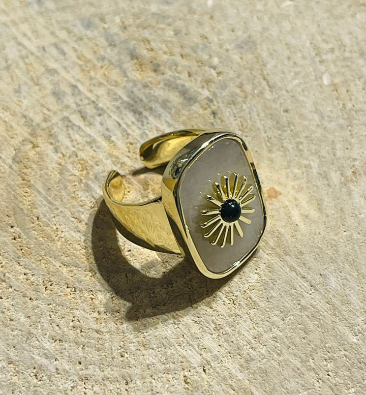 Bague Soleil sertie d’un Jade, Taille réglable - Les bijoux de Théa