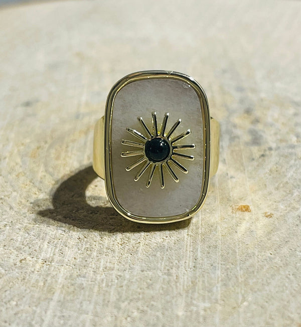 Bague Soleil sertie d’un Jade, Taille réglable - Les bijoux de Théa