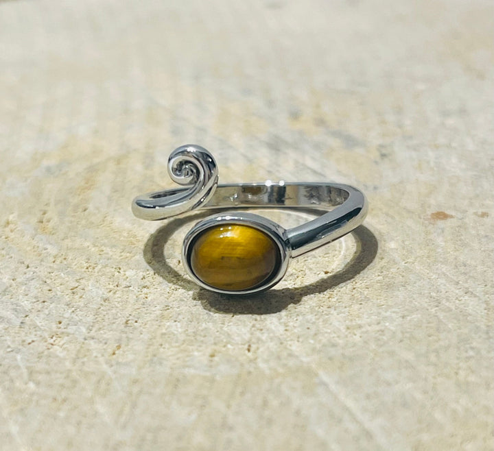 Bague vague en Oeil de tigre ovale, Taille réglable - Les bijoux de Théa