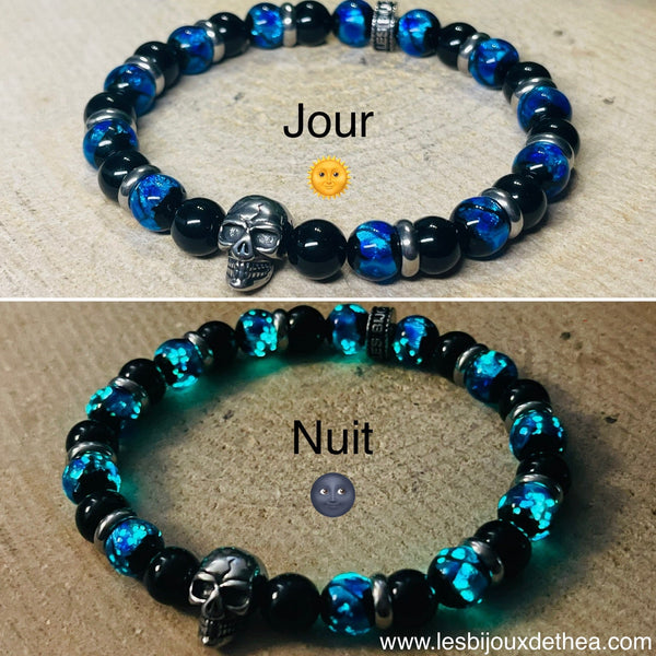 Bracelet en perles Lumineuses, Onyx 8 mm et tête de mort - Les bijoux de Théa