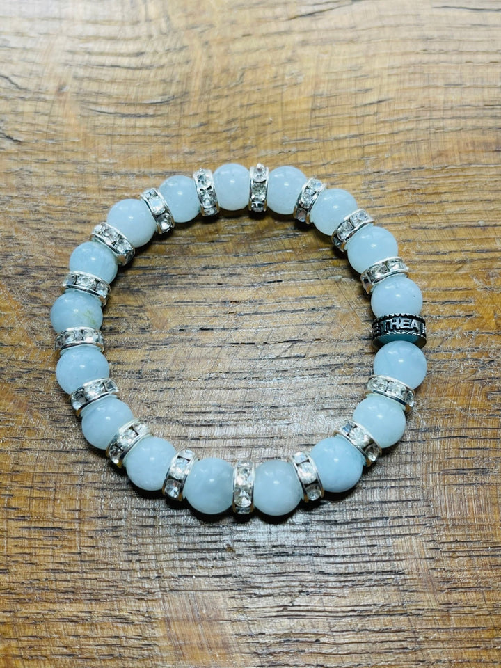 Bracelet en perles naturelles 8 mm en Aigue-Marine et strass - Les bijoux de Théa