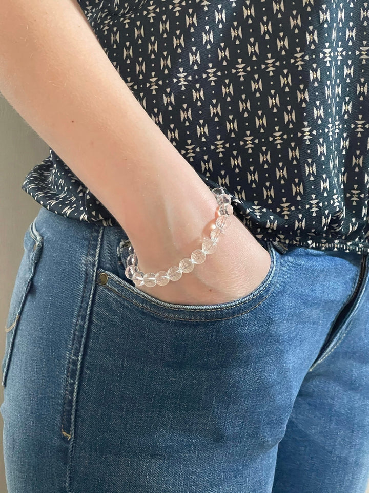 Bracelet en perles naturelles 8 mm en Cristal de Roche à facette - Les bijoux de Théa