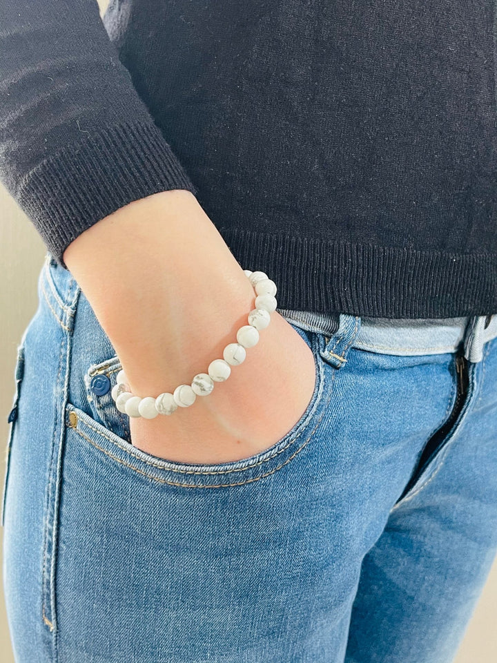 Bracelet en perles naturelles en Howlite - Les bijoux de Théa