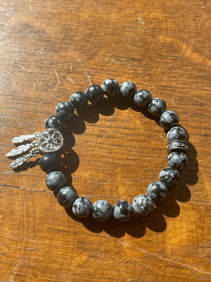 Bracelet en perles naturelles en Obsidienne Flocon et attrape rêve - Les bijoux de Théa