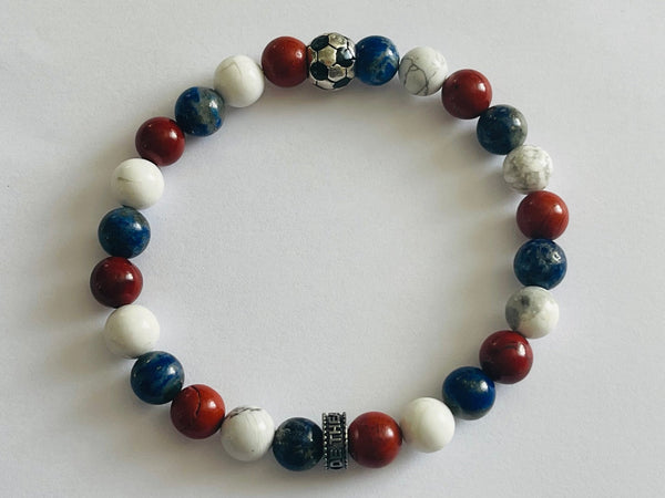 Bracelet en perles naturelles Équipe de France en Lapis-lazuli, Howlite, Jaspe Rouge et ballon - Les bijoux de Théa