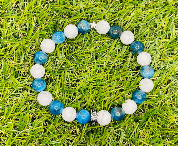 Bracelet en perles naturelles OM en Apatite, Howlite et une étoile - Les bijoux de Théa