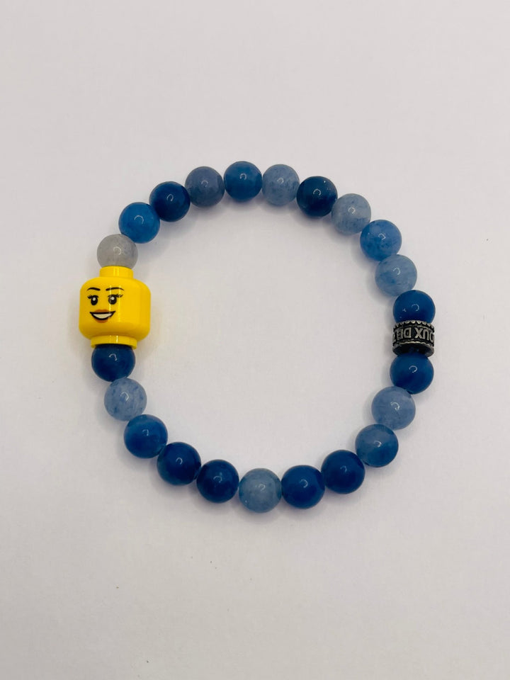 Bracelet pour enfant en perles naturelles 6 mm en Aventurine bleue et tête de Lego - Les bijoux de Théa