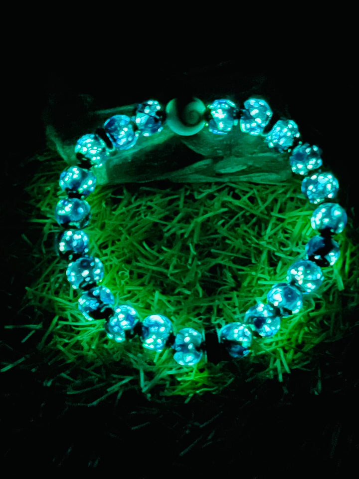 Bracelet "SEA" en perles Lumineuses bleues 8 mm et Oeil de Sainte Lucie / Shiva - Les bijoux de Théa