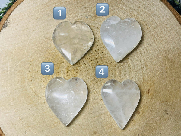 Cabochon en cristal de roche en forme de cœur - Les bijoux de Théa