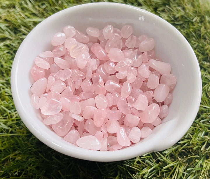 Chips / pépites naturelles en Quartz rose non percées en 3-10mm (50 grs) - Les bijoux de Théa