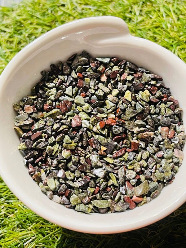 Chips / pépites naturelles non percées en Jaspe Sang de Dragon 3 - 5 mm (50 grs) - Les bijoux de Théa