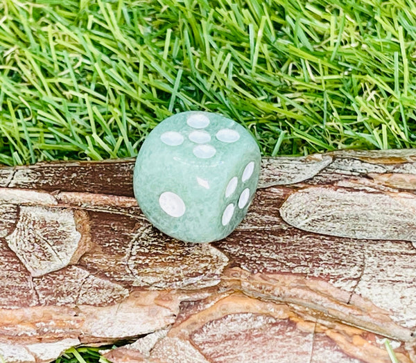 Dé à jouer en Aventurine verte - Les bijoux de Théa